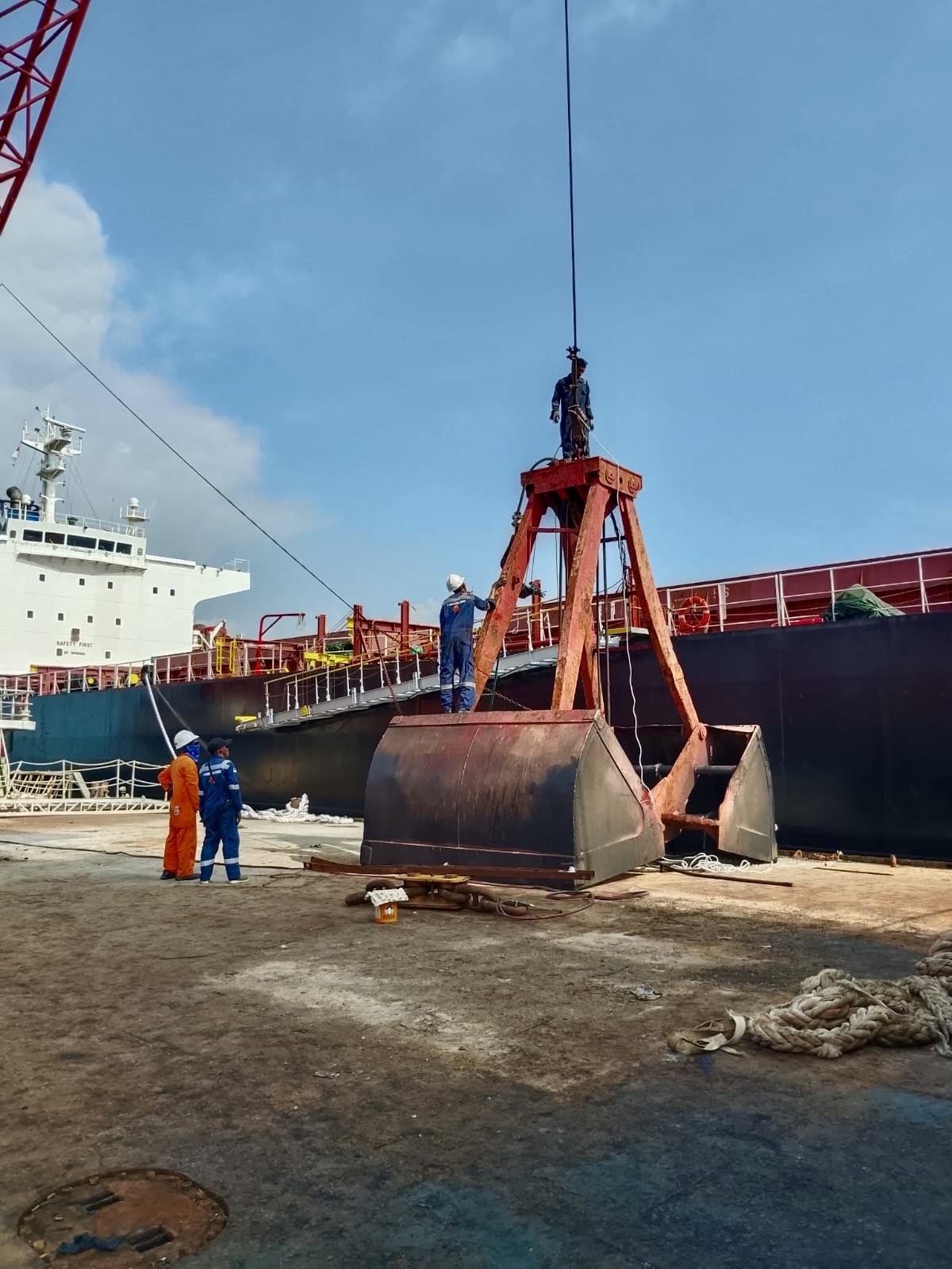 Penggantian Wire Floating Crane