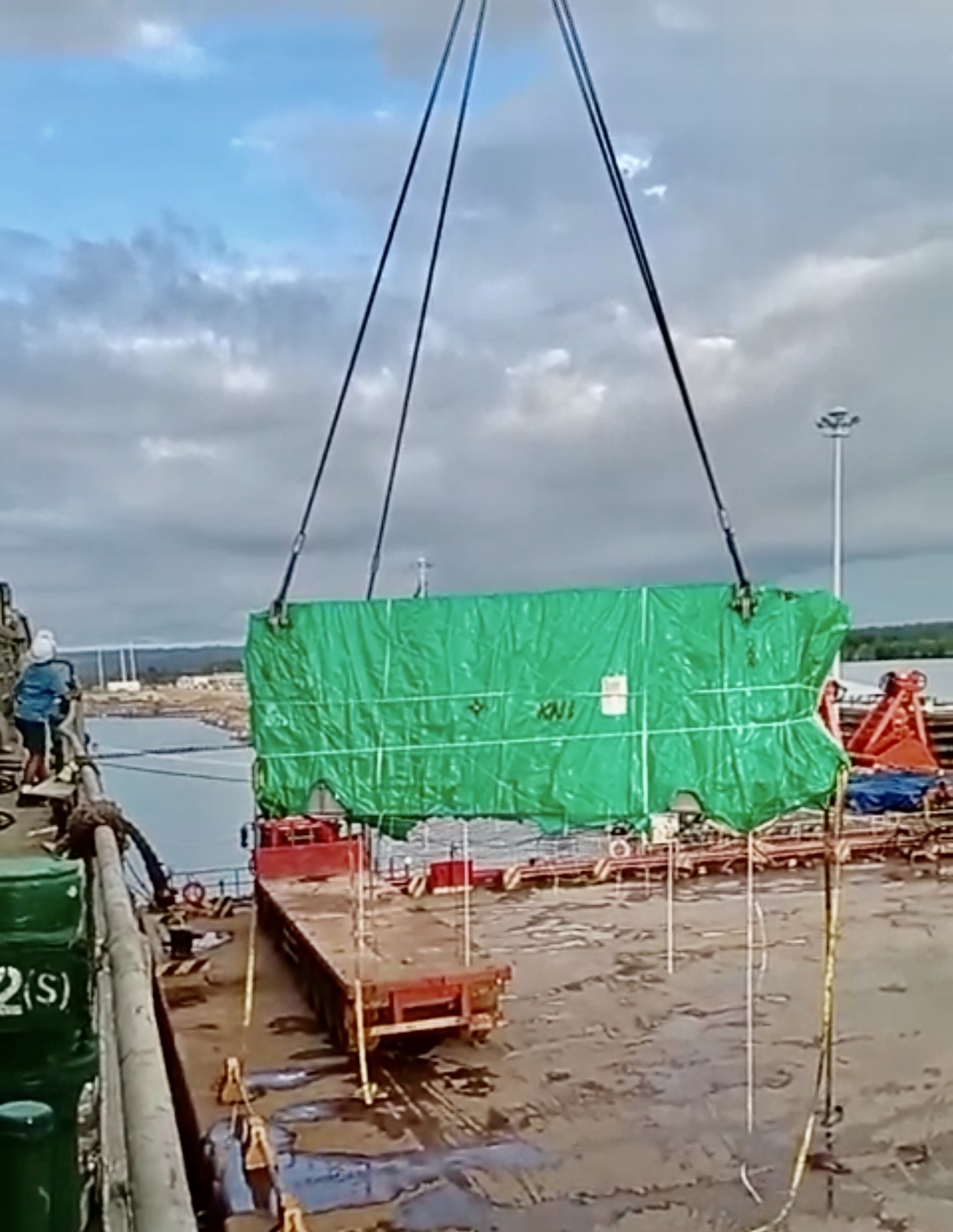 Pembongkaran Mesin Produksi